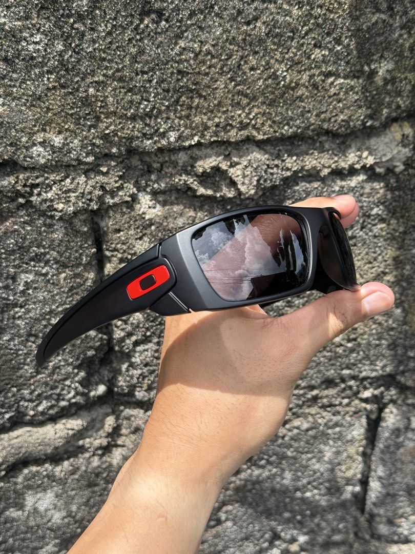 Oakley Fuel Cell Ducati Limited Edition (Category: Sunglasses & Eyewear) located in Camaligan. Submitted by janro_12 (Listing ID 1466589296, Image 3). Description: Oakley Fuel Cell Ducati Edition 9/10 Condition Complete Package Aftermarket Stealth Black Polarized Lenses Installed Orig Lenses already peeled Negotiable.