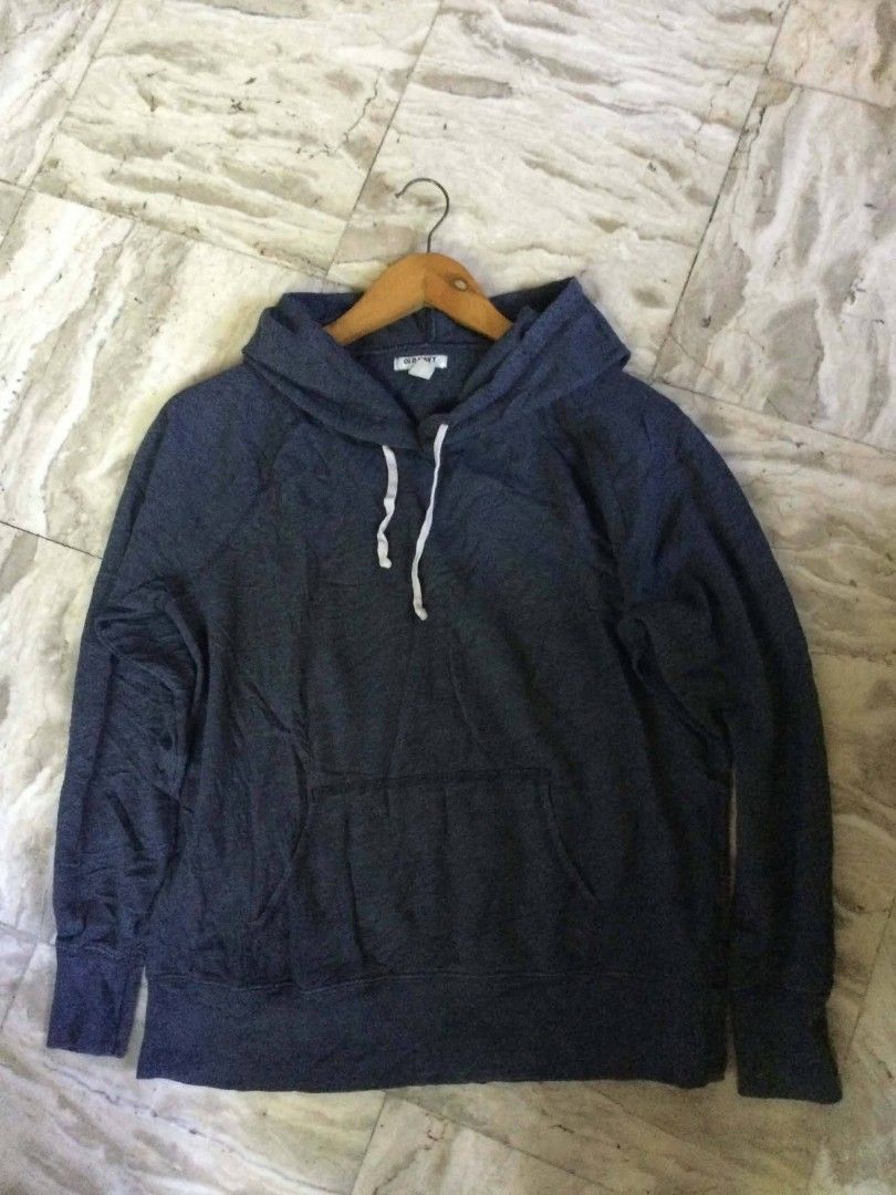 Old Navy Dark Blue Hooded Sweatshirt with Drawstrings (Category: Coats, Jackets and Outerwear) located in Calumpit. Submitted by kylus_asten17 (Listing ID 1466594967, Image 1). Description: - Brand: Old Navy - Color: Dark blue heather - Fit: Relaxed fit with long sleeves - Material: Soft fabric feel for all-day comfort - Features: Front kangaroo pocket and adjustable white drawstrings - Details: Ribbed cuffs and hem to maintain shape - Style: Sta