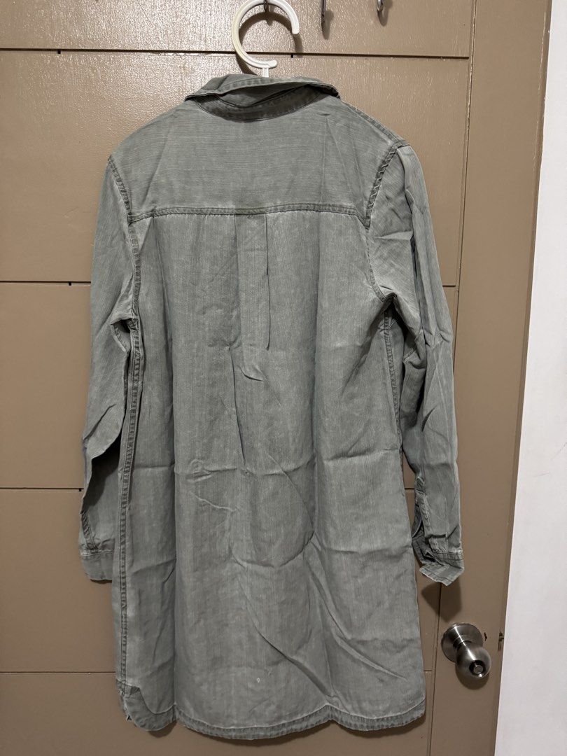 Old Navy Dress (Category: Dresses) located in Pasay City. Submitted by declutterwyza (Listing ID 1466639495, Image 2). Description: Old Navy Dress - MEDIUM Color: Military green, olive, faded green.