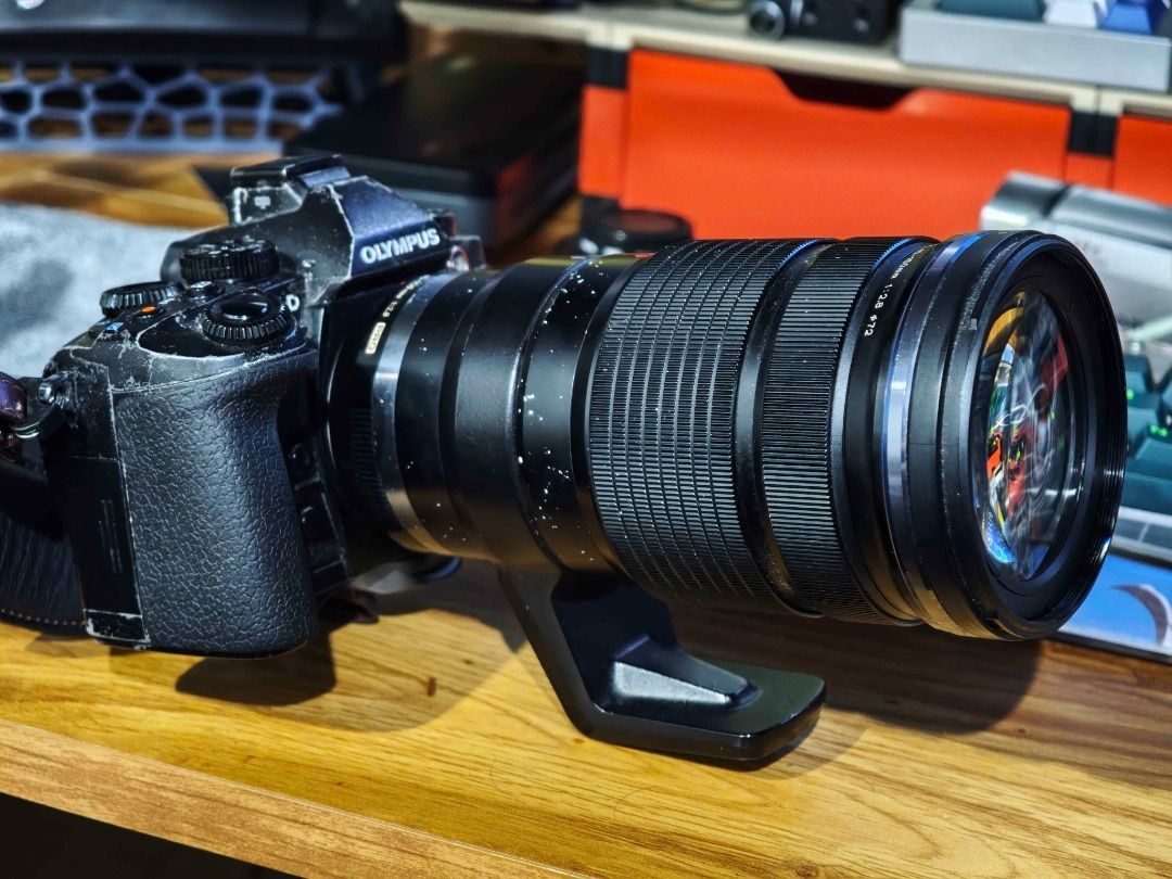 Olympus 40-150 Pro F2.8 (Category: Lens & Kits) located in La Trinidad. Submitted by zaikiri (Listing ID 1466600629, Image 1). Description: Paint Chipping here and there XS-Pro Digital B+W Filter -Front Cap -No Rear Cap -No Lens Hood -Tripod Collar Issues: -Slight fungus on lens element Location: La Trinidad/Baguio.