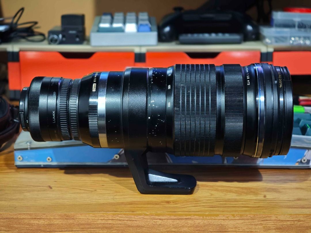 Olympus 40-150 Pro F2.8 (Category: Lens & Kits) located in La Trinidad. Submitted by zaikiri (Listing ID 1466600629, Image 2). Description: Paint Chipping here and there XS-Pro Digital B+W Filter -Front Cap -No Rear Cap -No Lens Hood -Tripod Collar Issues: -Slight fungus on lens element Location: La Trinidad/Baguio.