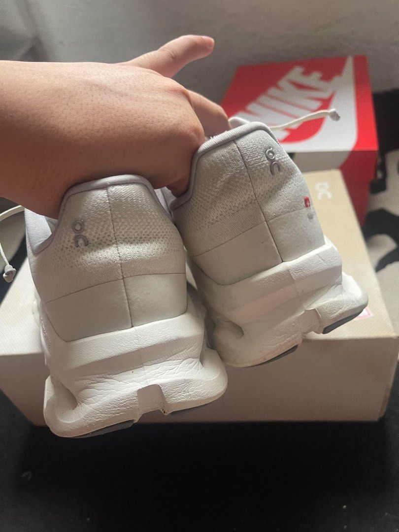 On Cloud Cloudtilt (Category: Casual Shoes) located in Makati City. Submitted by threadsfordays (Listing ID 1466772611, Image 3). Description: Authentic Used Sz 10 ₱5500 Mandaluyong area.