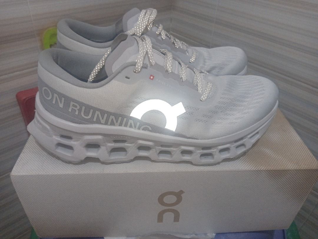 On Cloudmonster 3 (Used 15KM Only / Bought Aug 30) (Category: Sneakers) located in Caloocan City. Submitted by je102693 (Listing ID 1466699115, Image 1). Description: .