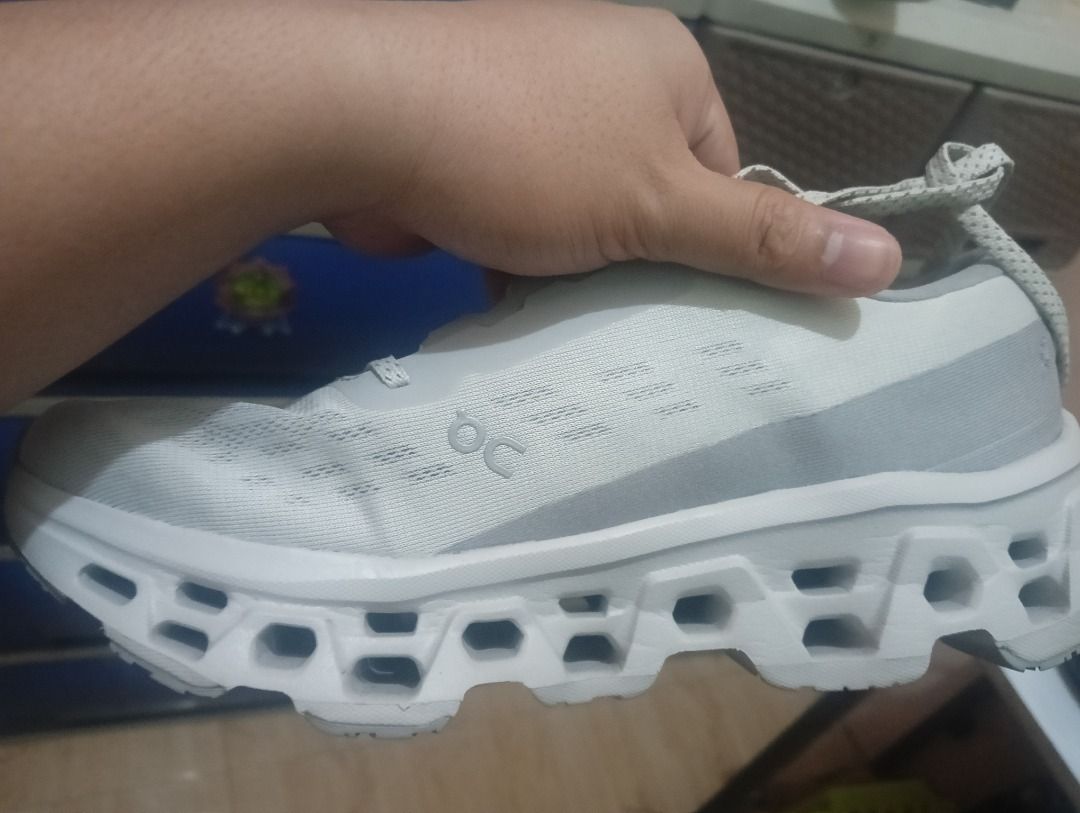 On Cloudmonster 3 (Used 15KM Only / Bought Aug 30) (Category: Sneakers) located in Caloocan City. Submitted by je102693 (Listing ID 1466699115, Image 3). Description: .
