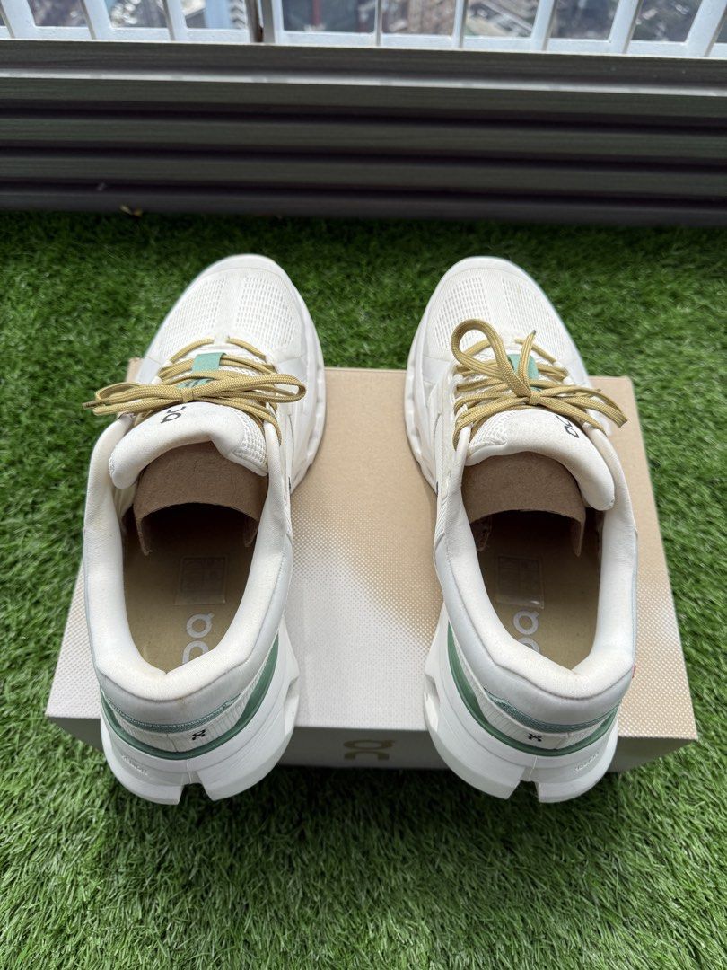 On Running Cloud sneaker white green size US11.5 (Category: Sneakers) located in Makati City. Submitted by _elonzol (Listing ID 1466571874, Image 1). Description: ON CLOUD RUNNER 2 SIZE US 11.5 / UK11 / EU46 / JP29.5 CONDITION: CONDITION: GOOD 8/10 (RARELY USED) COLOR: WHITE / GREEN MOP: GCASH / BPI BANK TRANSFER / MAYA MOD: LALAMOVE / J&T EXPRESS.