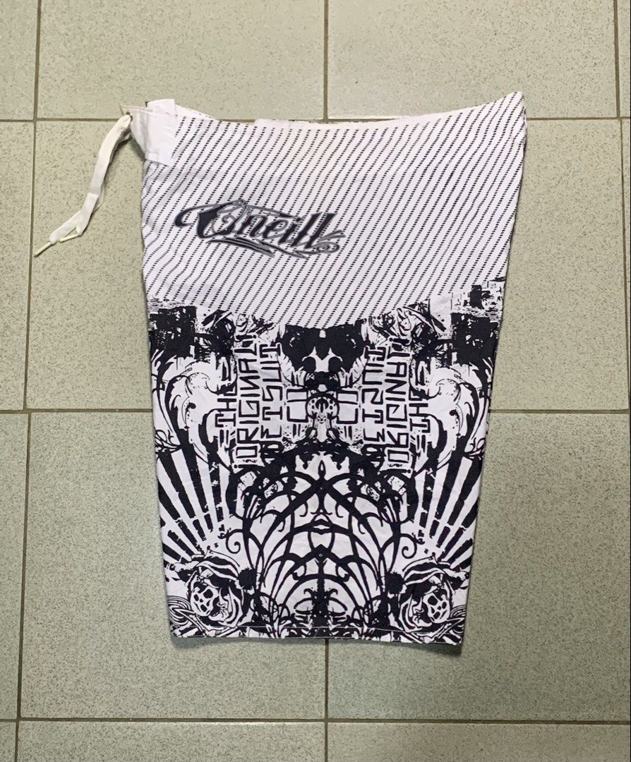 ONIEll BOARD SHORT (Category: Swim Trunks & Board Shorts) located in Davao. Submitted by mysticeagle-2763 (Listing ID 1466768144, Image 3). Description: Dimes W-34.