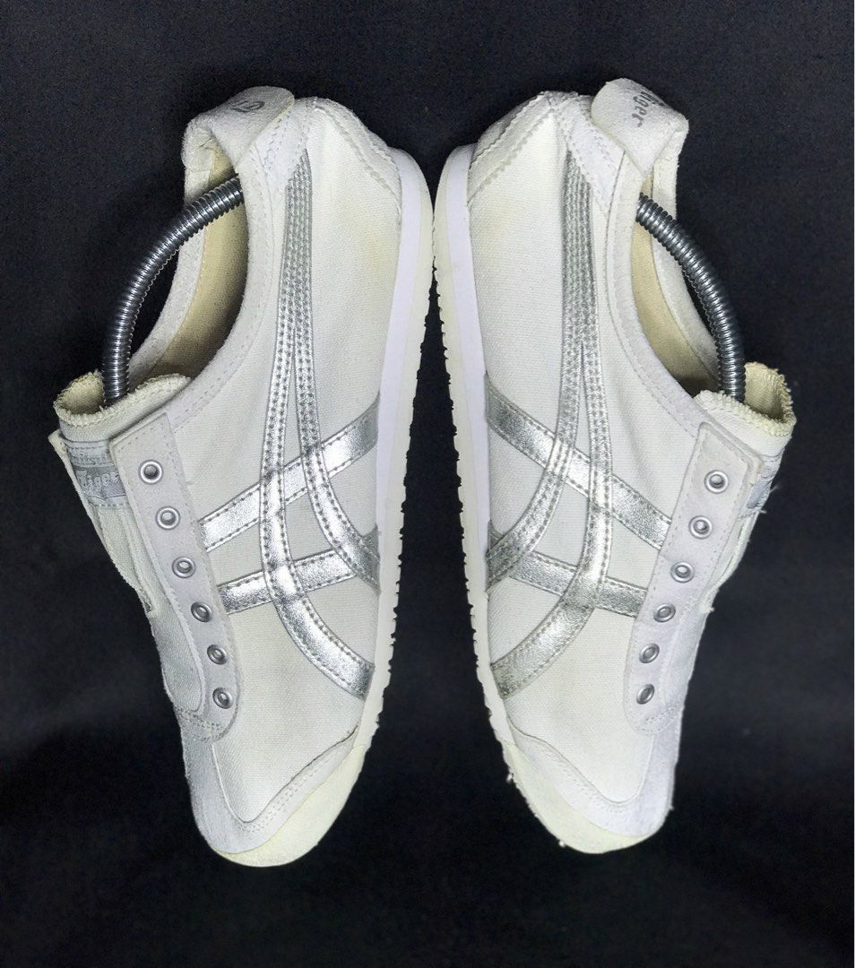 Onitsuka Tiger (Category: Sneakers) located in Manila. Submitted by clarosarmiento69 (Listing ID 1466677757, Image 2). Description: Onitsuka Tiger Good Condi | Signs of Usage Size: CM 25 | US mens 6.5 | US womens 8| EURO 39.5 ₱1,500 only + sf FIRST TO PAY, GETS THE PAIR!.