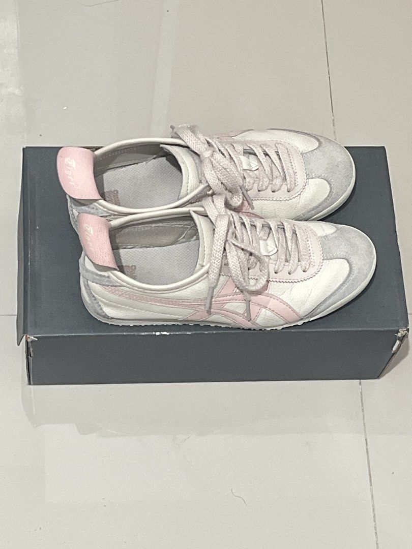 Onitsuka Tiger Mexico 66 (Category: Shoe inserts) located in Manila. Submitted by chynie.deer (Listing ID 1466576616, Image 3). Description: Selling my original Onitsuka Tiger Mexico 66 in Oatmeal/Ginger Peach colorway. ₱2,400 Rfs: No longer use Size: US Unisex 4.5 / Women's 6 / EU 37 / 23 cm Style Code: 1183A201-254 Condition: Used for around 1 year Color: Oatmeal / Ginger Peach Includes: Original box Has been used but still very wearable. Pleas