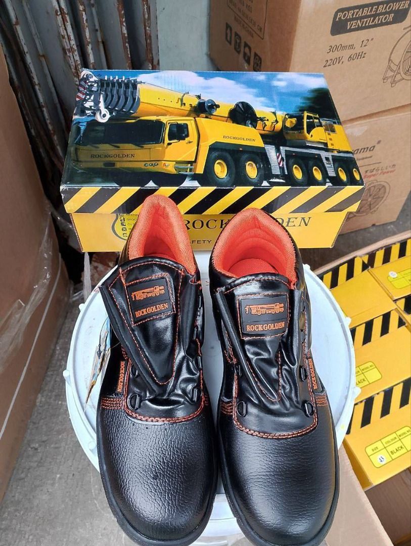 Ordinary Safety Shoes Size: 40 (Category: Everything Else Others) located in Manila. Submitted by 09171479278_elsie. (Listing ID 1466572039, Image 1). Description: Ordinary Safety Shoes Size: 40.