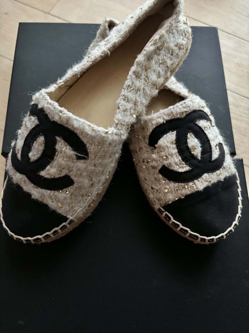 Orig Chanel Espadrille size 6 (Category: Sneakers & Footwear) located in Manila. Submitted by calmforest-007b69 (Listing ID 1463519530, Image 1). Description: .