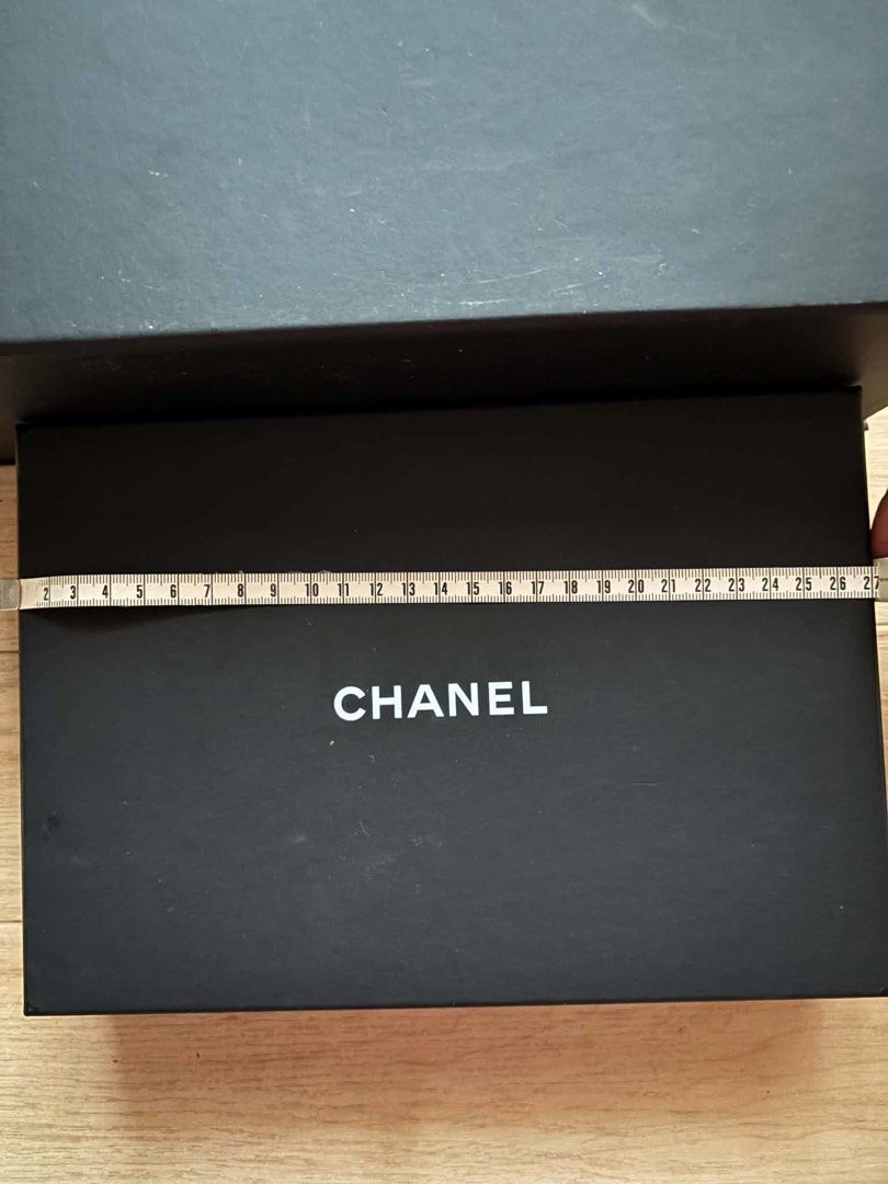 ❗️OrigCHANEL boxes (Category: Luxury Bags & Wallets) located in Manila. Submitted by calmforest-007b69 (Listing ID 1463267206, Image 2). Description: Chanel boxes.