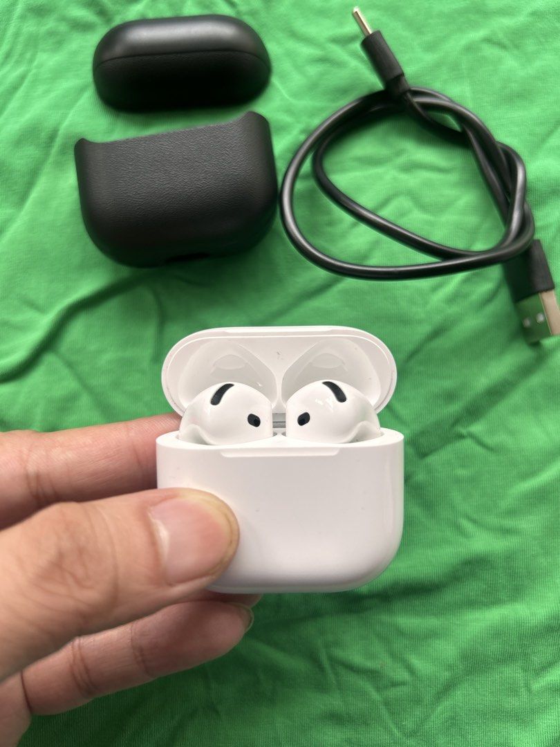 Original Apple Airpods 4 (Non ANC) (Category: Earphones) located in Manila. Submitted by Tjuan13 (Listing ID 1466711832, Image 2). Description: Try Secondhand Original Apple Airpods 4 (Non ANC) for only Php 5500 -100% Original -Free Usb C cable -Free Silicon Case -Smoothness 96% Front & 97% Back -Good battery life -Matagal Malowbat, Mabilis magcharge -Good quality -Crisp Button -Actual Photo -Ready to use -No Box -No swap -Free Shipping via Lalam