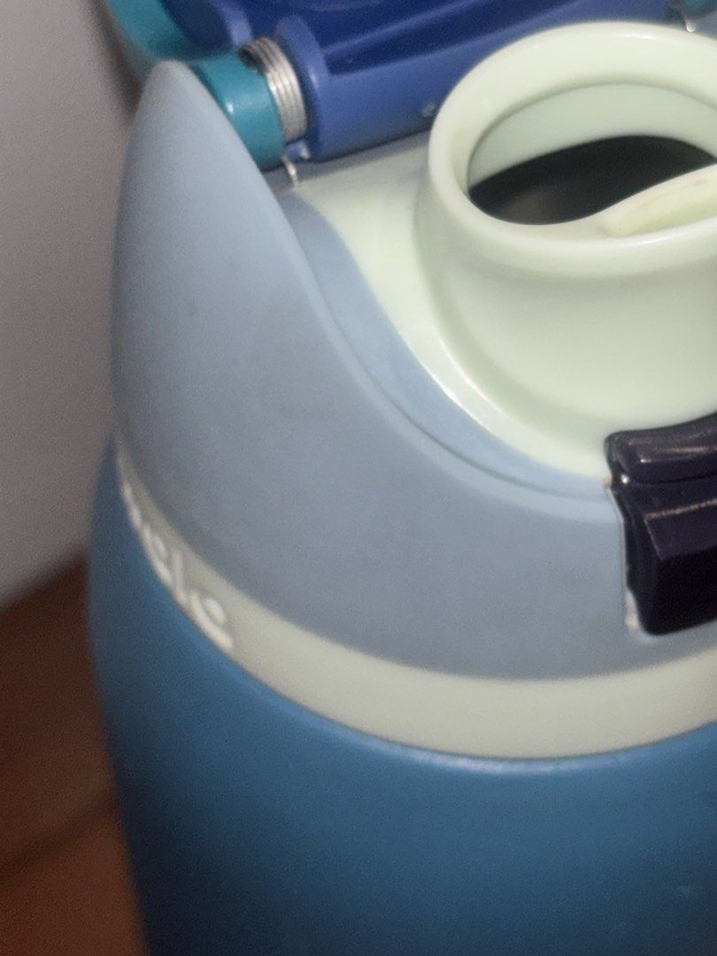 Original Blue Owala Freesip 40oz (Category: Water Bottles & Tumblers) located in Muntinlupa City. Submitted by shigglegitter27 (Listing ID 1466726009, Image 2). Description: owala 40oz freesip in blue!! no problems whatsoever with insulation & lightly used with care.