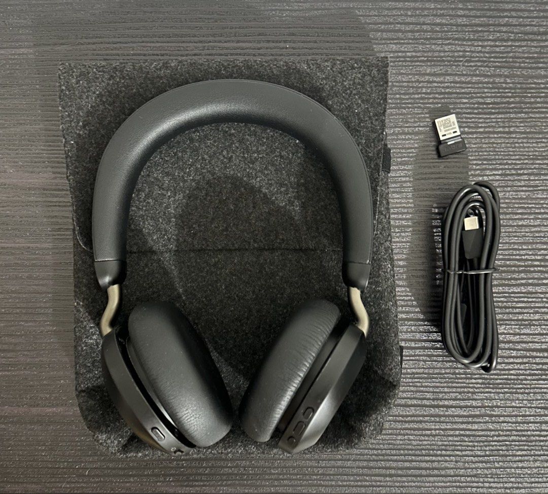 Original Jabra Evolve2 75 (Complete Set) (Category: Headphones & Headsets) located in Quezon City. Submitted by JFIEL21 (Listing ID 1466633465, Image 3). Description: Original Jabra Evolve2 75 PRICE: P7,999 AUTOPASS TO LOW BALLERS ✅Used but excellent condition ✅Wireless using dongle or via bluetooth ✅With Active noise cancellation Package comes with ▫️Headset ▫️Dongle ▫️USB Type C charging cord ▫️Jabra pouch Meet up within QC or nearby Pick up vi