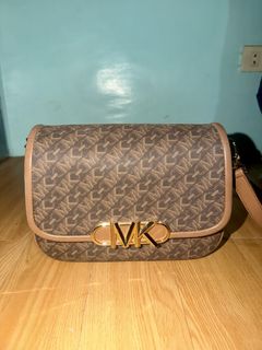 (Category: ) located in . Submitted by sasas_onlineshop (Listing ID 1466719652, Image 1). Description: .