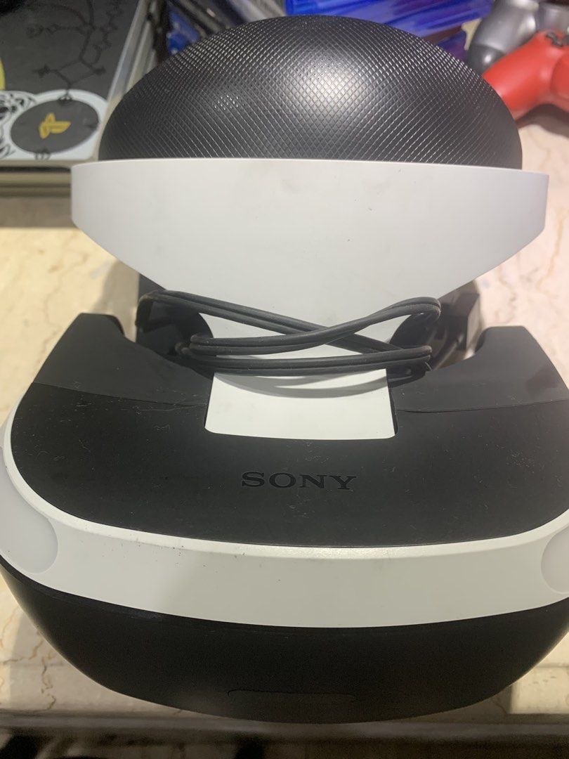 Original PS-VR V1 {DESCRIPTION} (Category: Virtual Reality) located in Las Pinas. Submitted by archivefitsph.real (Listing ID 1466675287, Image 3). Description: NO CAMERA 📸 NO ISSUES 🛜👾 ((NEGOTIABLE)) Includes: - In-line Remote Controller 🎮 - Power Adapter - AC Cable 🔌 -Connection Cables 🔌 - Headset (Adjustable) 🎧 - Processing Unit ⚡️ - Original Box ROS: No PS4, decluttering. 🚮 PM for inquiries, bilis! 📲 .