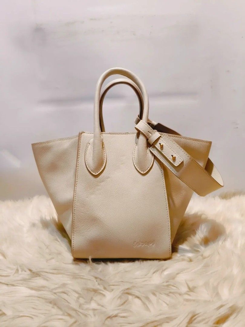 Original RABEANCO (Category: Shoulder Bags) located in Caloocan City. Submitted by secondhand_shop2 (Listing ID 1466743748, Image 1). Description: Sale❗️Sale❗️Sale❗️ ₱ 2,899 Original RABEANCO Almost new Medium Pure genuine leather 📌First to pay!.