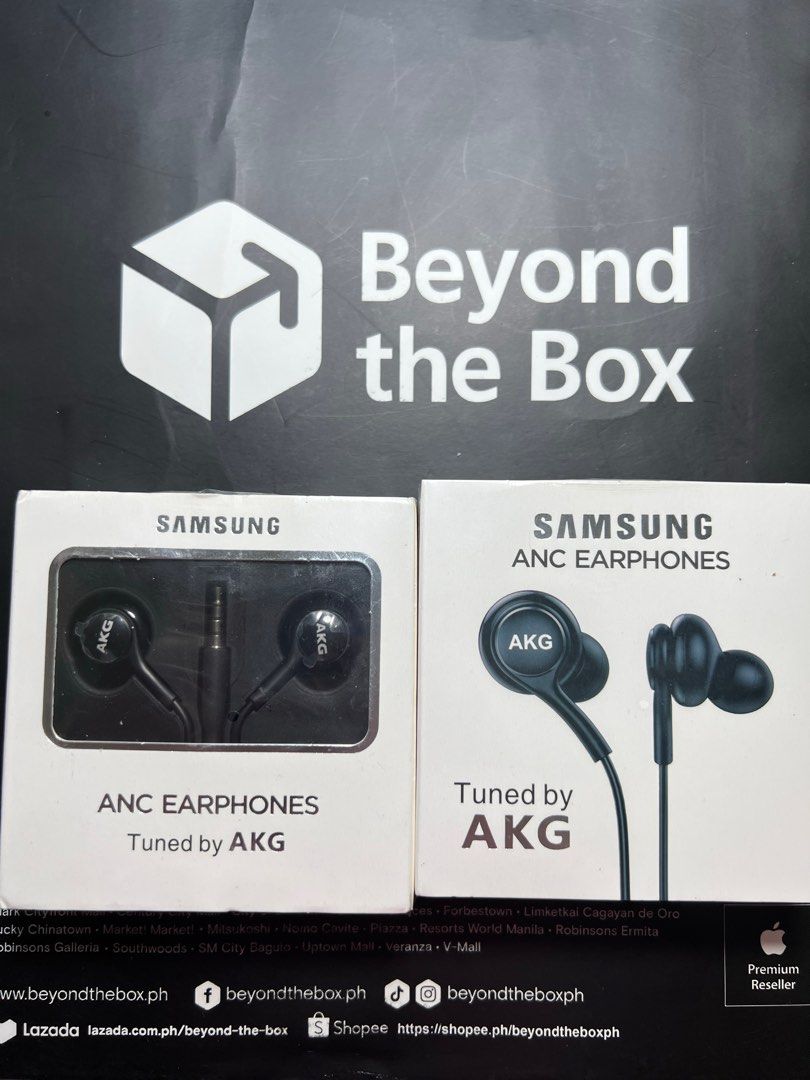 Original Samsung 3.5mm Plug & Play Earphones (Category: Headphones & Headsets) located in Manila. Submitted by jmph_ (Listing ID 1466742018, Image 1). Description: Original Samsung 3.5mm Plug & Play Earphones ✔️ Original Samsung ✔️ 3.5mm audio jack ✔️ Plug & Play — no setup needed ✔️ Clear and quality sound ✔️ Comfortable for everyday use ✔️ Compatible with devices with a 3.5mm audio port ✔️ Perfect for music, calls, videos, and more 📦 Brand New