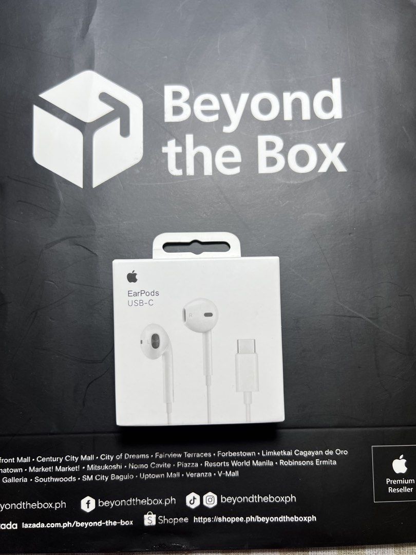 Original iPhone Type-C Earphones – Sealed items (Category: Headphones & Headsets) located in Manila. Submitted by jmph_ (Listing ID 1466765103, Image 1). Description: Original Type-C Earphones – Sealed ✔️ Original Type-C Earphones ✔️ Brand New & Sealed ✔️ Comfortable fit for everyday use ✔️ Clear and balanced sound ✔️ Plug & Play ✔️ Compatible with iPhone 16, 17, 18 and other Type-C devices ✔️ Perfect for music, calls, videos, and daily use 📦 Se