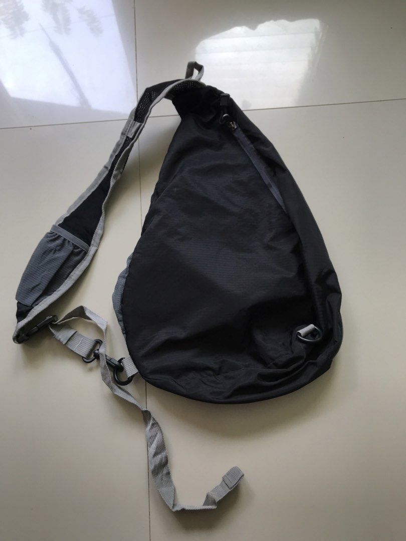 outdoormaster sling bag crossbody backpack (Category: Cross-body Bags) located in Manila. Submitted by franceleeb33468 (Listing ID 1466652488, Image 2). Description: condition: excellent ukay find ( mukhang bago pa with tag pa have extra pocket inside ) .
