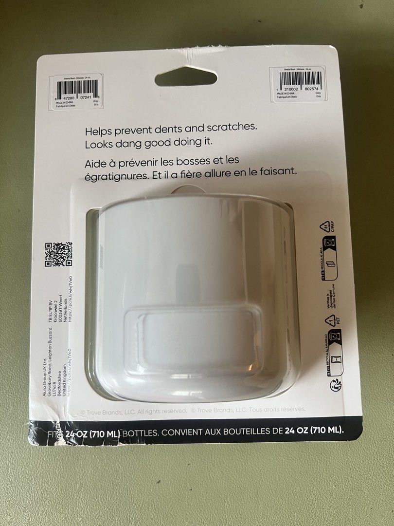 Owala Bottle Boot 24 oz Gray Silicone (Category: Water Bottles & Tumblers) located in Mandaluyong City. Submitted by helpmedecluts (Listing ID 1466567049, Image 3). Description: - Bought in Megamall (SRP 490) - Authentic Owala silicone bottle boot in gray - Fits 24 oz (710 ml) Owala bottles - Non-slip base protects against dents and scratches - BPA-free and dishwasher safe - Brand new and still sealed in original retail packaging (just deformed b
