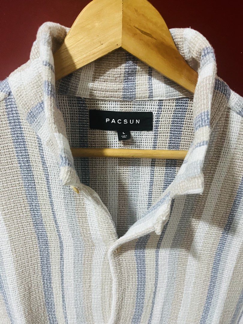 Pacsun striped textured casual-style button-down shirt (Category: Tshirts & Polo Shirts ) located in Quezon City. Submitted by wacpon_061972 (Listing ID 1466700796, Image 1). Description: Pacsun striped textured casual-style button-down shirt.
