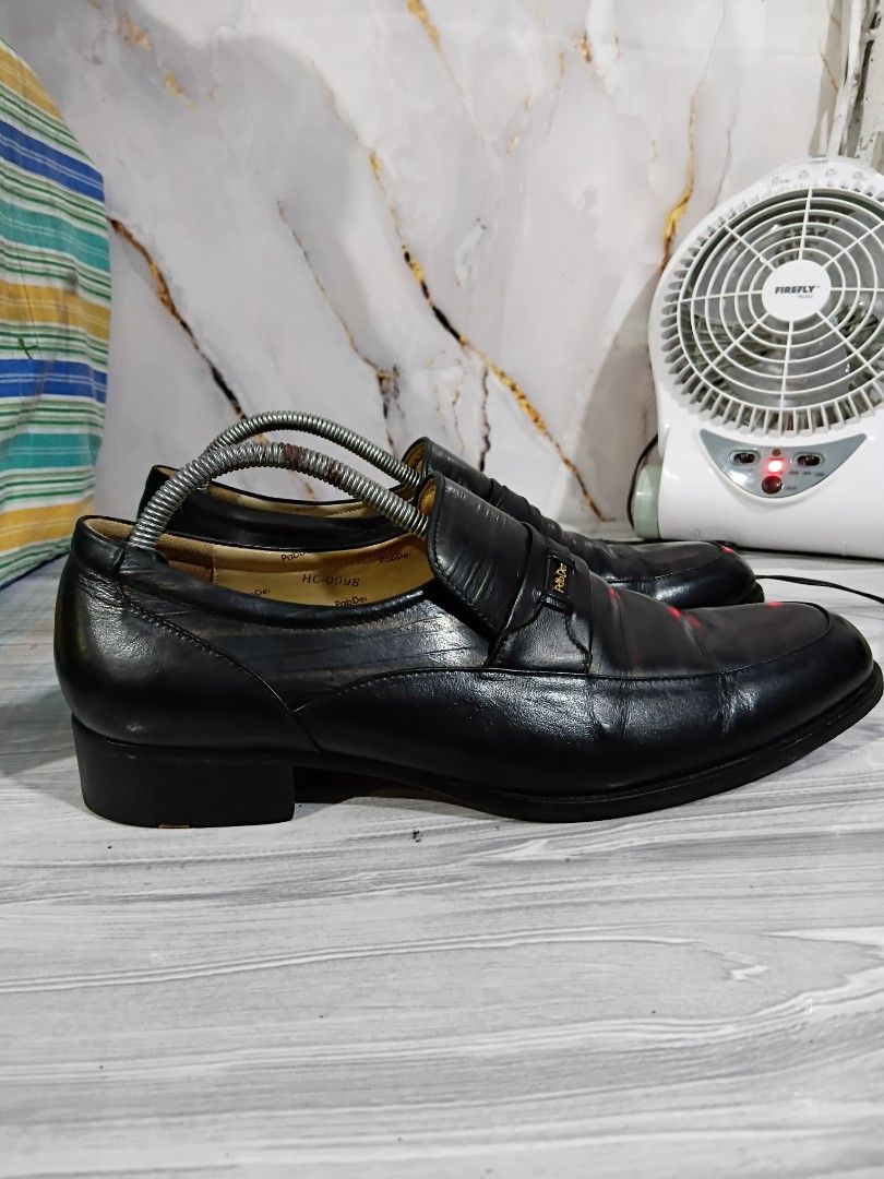 PADDER BLACK SHOES SIZE 9.5 MEN (Category: Dress Shoes) located in General Mariano Alvarez. Submitted by adonid (Listing ID 1466580346, Image 1). Description: PADDER BLACK SHOES SIZE 9.5 MEN SIGN OF USAGE LOC. GMA, CAVITE PHP 700.