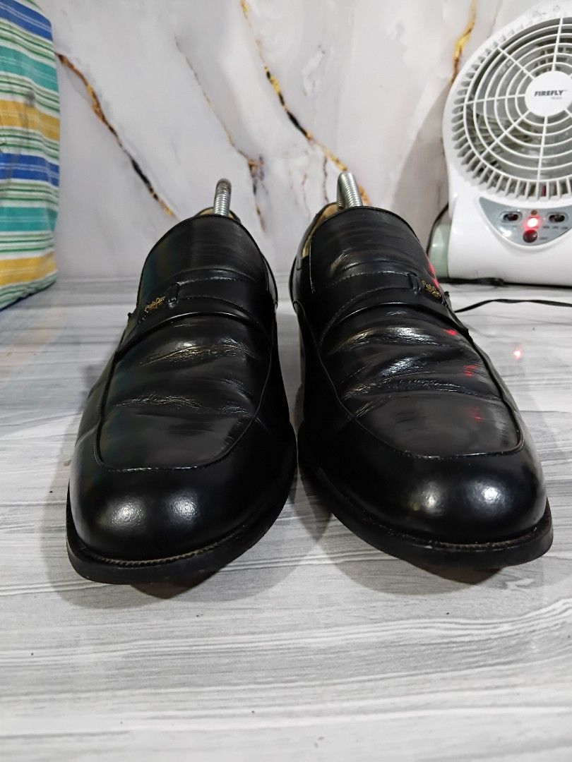 PADDER BLACK SHOES SIZE 9.5 MEN (Category: Dress Shoes) located in General Mariano Alvarez. Submitted by adonid (Listing ID 1466580346, Image 3). Description: PADDER BLACK SHOES SIZE 9.5 MEN SIGN OF USAGE LOC. GMA, CAVITE PHP 700.