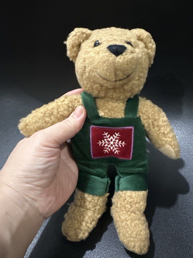 Pair Kiss Kiss Bear (Hallmark) (Category: Plushies & Soft Toys) located in Manila. Submitted by krystalchewey_ (Listing ID 1466724534, Image 2). Description: Bnew Actual Photo Posted 550php Bundle ONLY AS PACK Xmas Bear .