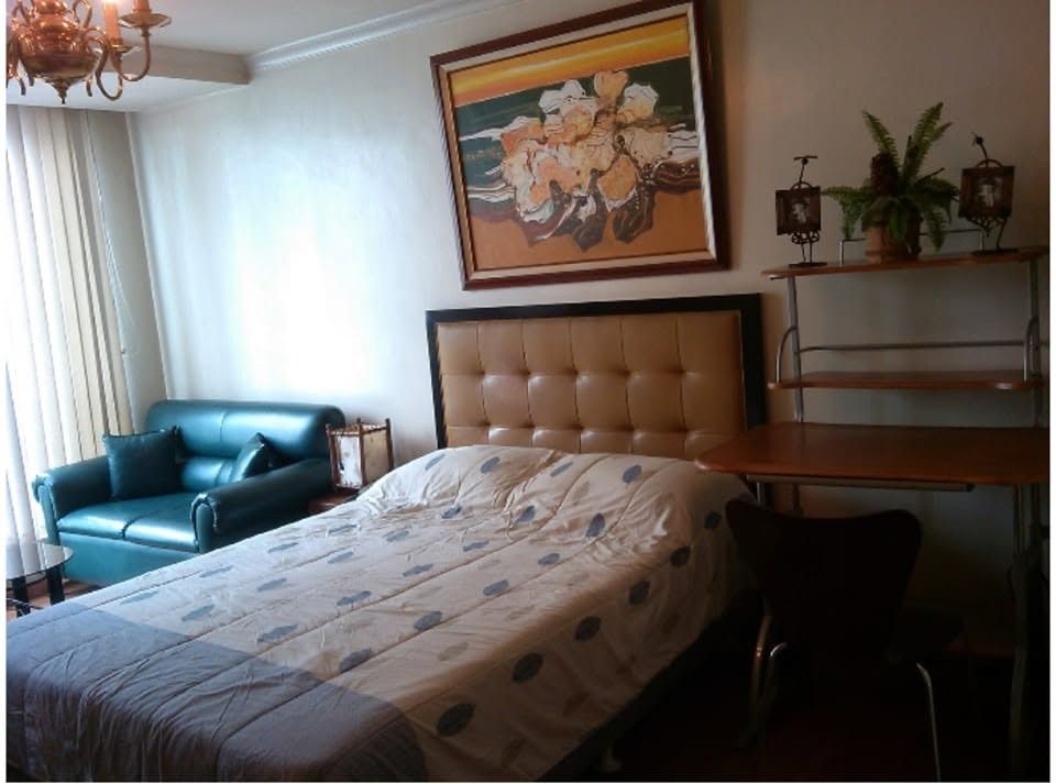 PALACE OF MAKATI (Category: Apartments & Condos) located in Caloocan City. Submitted by quickforest-b2bc2a (Listing ID 1466566368, Image 1). Description: Palace of Makati Condominium Burgos , walking distance to Makati Ave. and Gil J. Puyat Ave. Floor Area : 28 sq.m Studio Type , Fully Furnished, Toilet and Bath ,(bathtub) No parking Look for Mary Joy S. Lozada.