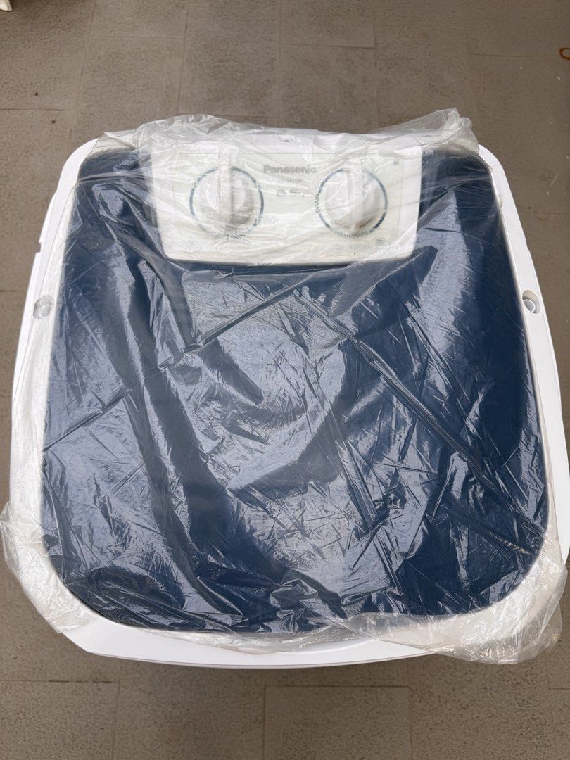 Panasonic Single Tub (Category: Washing Machines and Dryers) located in Quezon City. Submitted by sylviasofia (Listing ID 1466765526, Image 2). Description: naka stock di nagamit.