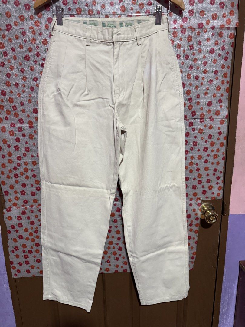 Pants for petite (Category: Jeans) located in Bacoor. Submitted by teneleven_apparel (Listing ID 1466721838, Image 1). Description: Measurement (based on measure tape): 26x40L Condition: need wash ( with white stain) Lalamove or jnt only! .