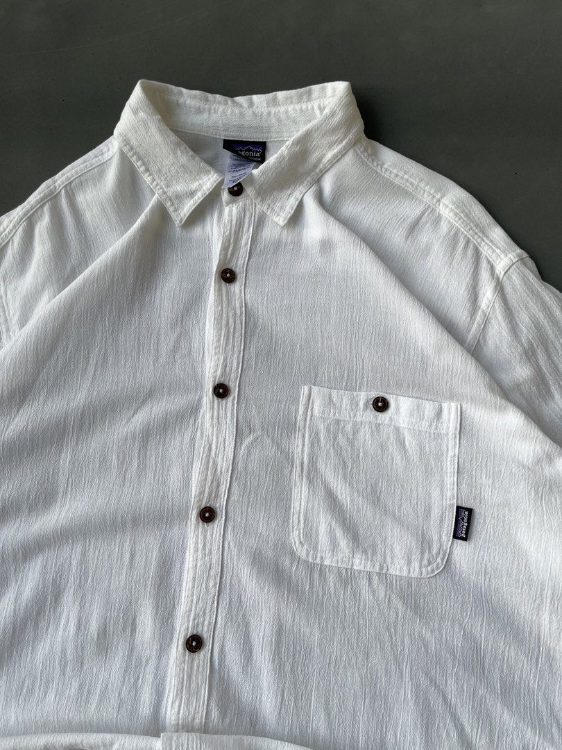 Patagonia Button down Polo Beach (Category: Activewear) located in Malasiqui. Submitted by blank_wave (Listing ID 1466727591, Image 3). Description: Xl on tag 25x31 no issue excellent condition 10/10 color rate.