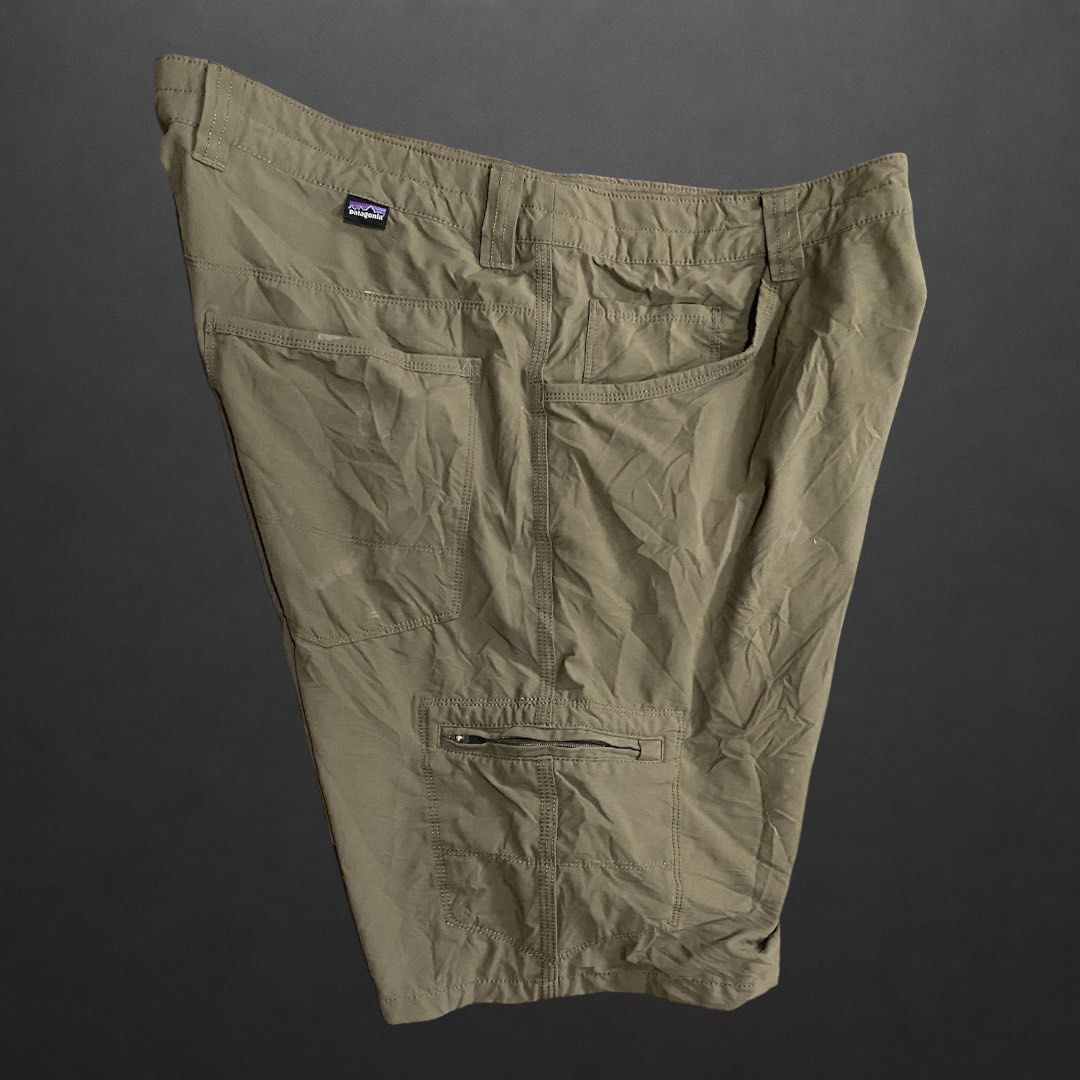 Patagonia Hiking Short (Category: Shorts) located in Mandaue City. Submitted by secondrevive.ph (Listing ID 1466577864, Image 1). Description: no issue excellent 10/10 color rate waist: 36 length: 20inches hem: 11inches 500+sf.