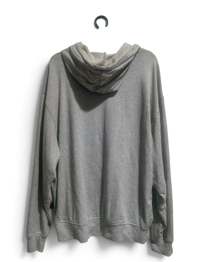 Patagonia pullover hoodie (Category: Activewear) located in Vinzons. Submitted by kspabico07187 (Listing ID 1466718135, Image 2). Description: Excellent condition Good as new No issue L-28.5 W-24.