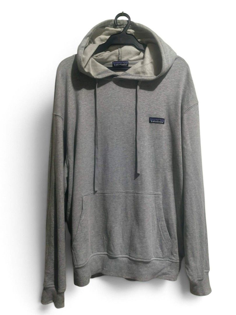 Patagonia pullover hoodie (Category: Activewear) located in Vinzons. Submitted by kspabico07187 (Listing ID 1466718135, Image 1). Description: Excellent condition Good as new No issue L-28.5 W-24.