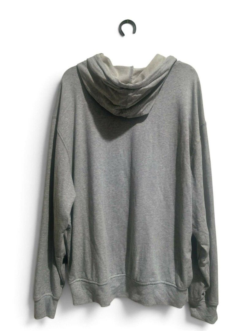 Patagonia pullover hoodie (Category: Coats, Jackets and Outerwear) located in Daet. Submitted by thriftnidiegz (Listing ID 1466719487, Image 2). Description: excellent condition good as new no issue L-28.5 W-24.