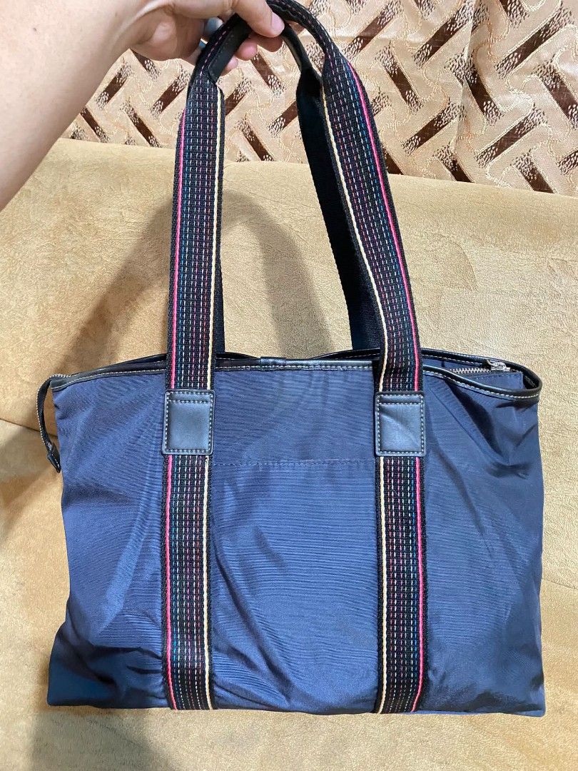 Paul Smith (Category: Shoulder Bags) located in Dumaguete. Submitted by camillaolshoppe2 (Listing ID 1466616486, Image 1). Description: Authentic Paul Smith Tote Ang Ganda excellent condition Not faded.