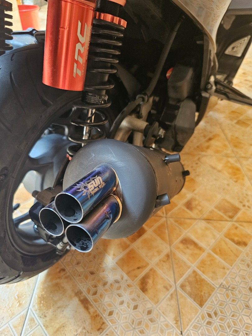 Pcx 160 pipe Sun racing tri tip silent killer (Category: Mufflers, Exhaust Parts & Accessories) located in Manila. Submitted by chrd0513 (Listing ID 1466631042, Image 3). Description: sun racing tri tip original price 7k Solid ung sound kahit itest niyo muna bago niyo kunin Rfs naka JVT v4 na upgrade.