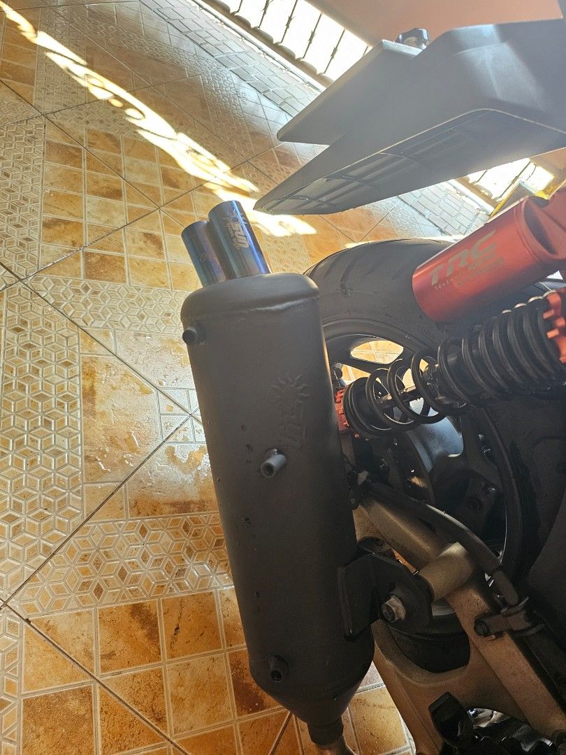Pcx 160 pipe Sun racing tri tip silent killer (Category: Mufflers, Exhaust Parts & Accessories) located in Manila. Submitted by chrd0513 (Listing ID 1466631042, Image 2). Description: sun racing tri tip original price 7k Solid ung sound kahit itest niyo muna bago niyo kunin Rfs naka JVT v4 na upgrade.