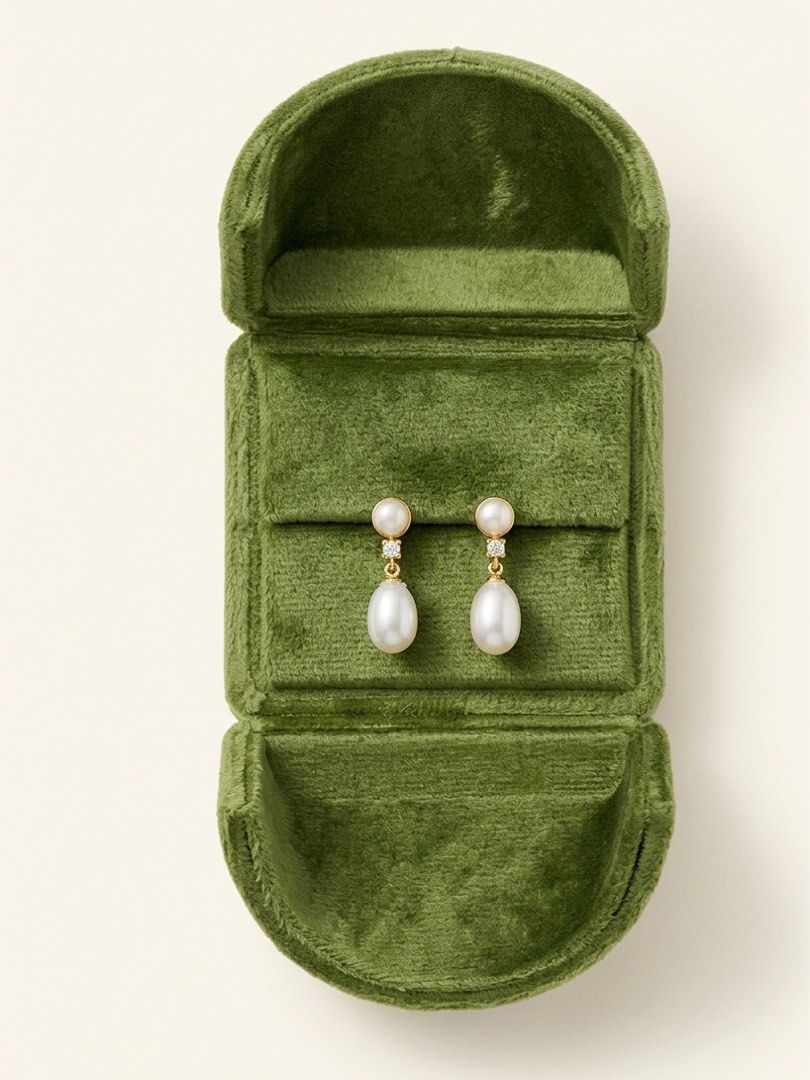 Pearl drop earring (Category: Earrings) located in Lipa City. Submitted by avenueusco_ph (Listing ID 1466700707, Image 2). Description: Dainty look pearl earring ✨💧 Simple setting ✨✨✨ S925 💧.