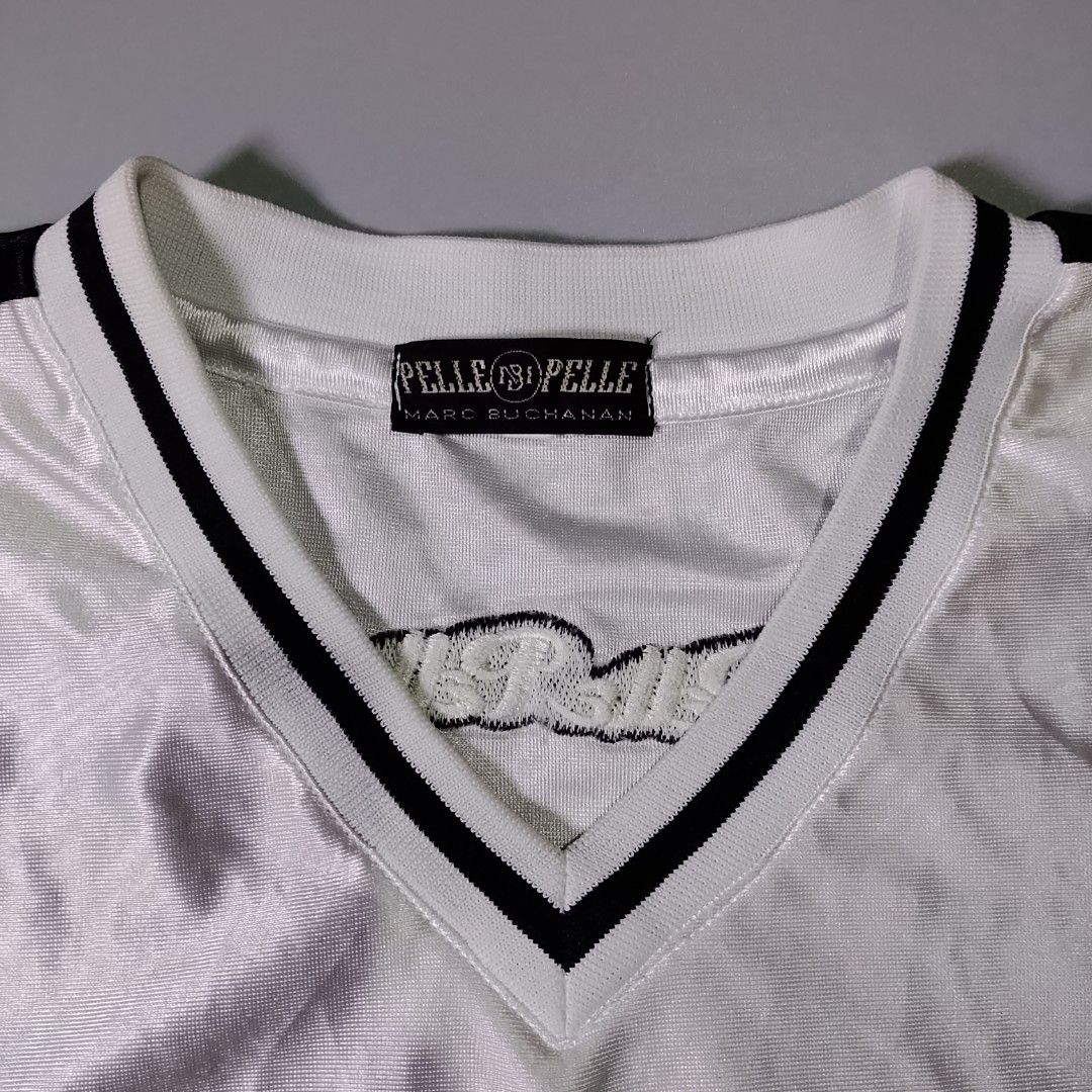 Pelle Pelle (Category: Tshirts & Polo Shirts ) located in Taguig. Submitted by 8kthrifter (Listing ID 1466593847, Image 3). Description: 🏷️Tag size: XL to 2XL ▪️Width: 24.5 ▪️Length: 32 ▪️Color rate: 10/10 ▪️Issue: tiny scratch shoulder area (di na napic message mo nalang ako para makita mo) ▪️Excellent Condition.