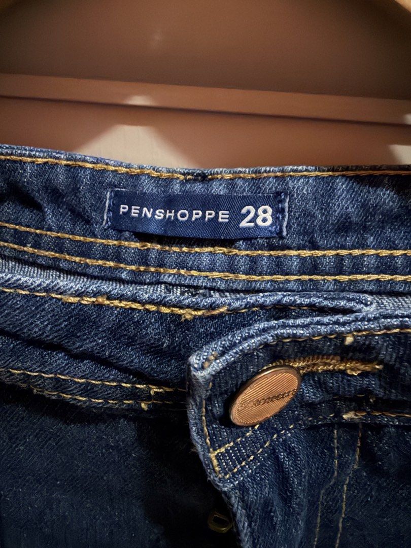 Penshoppe Denim Jeans (Crop pants) (Category: Jeans) located in Quezon City. Submitted by mmiyah27 (Listing ID 1466678548, Image 2). Description: - Brand: Penshoppe -Once used only - Size: 28 - Style: Wide leg cut with front utility patch pockets - Details: Gold contrast stitching and button/zipper fly closure - Condition/Wash: Clean dark wash with no fading.