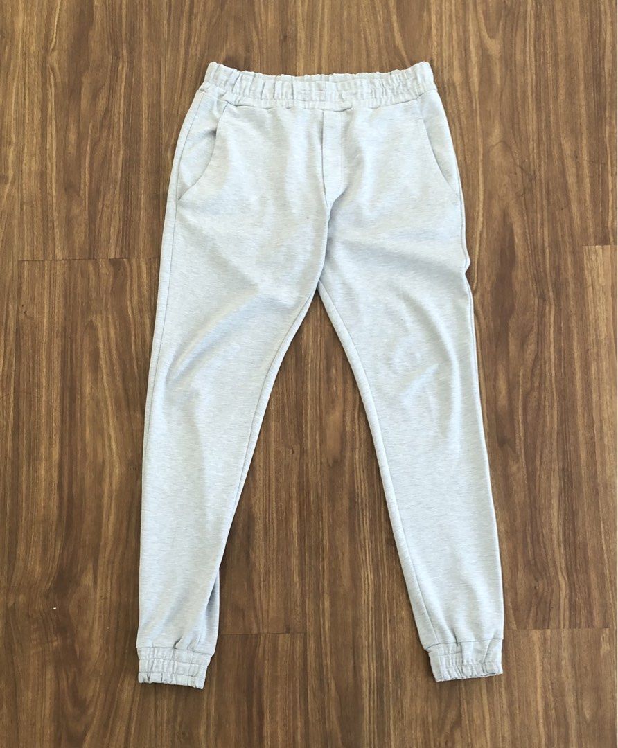 Penshoppe Grey Sweatpants (Category: Joggers) located in Manila. Submitted by picklerick_collects (Listing ID 1466773335, Image 1). Description: .
