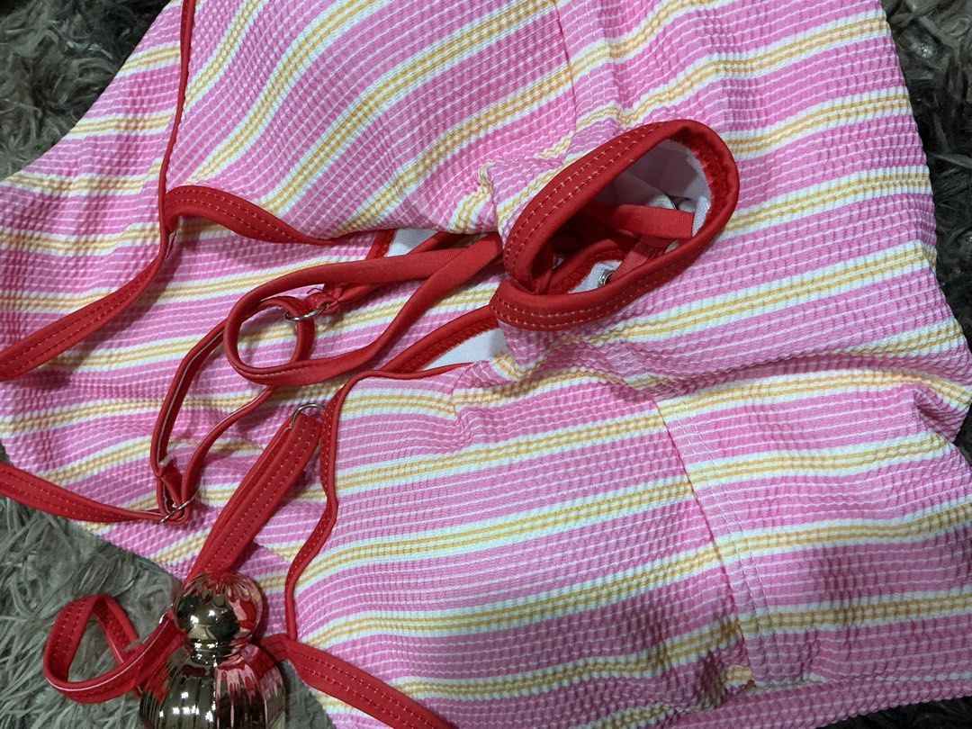 Perfect for picture taking (Category: Bikinis & Swimsuits) located in Manila. Submitted by de_annecloset (Listing ID 1466677344, Image 1). Description: Negotiate for thr pricing .