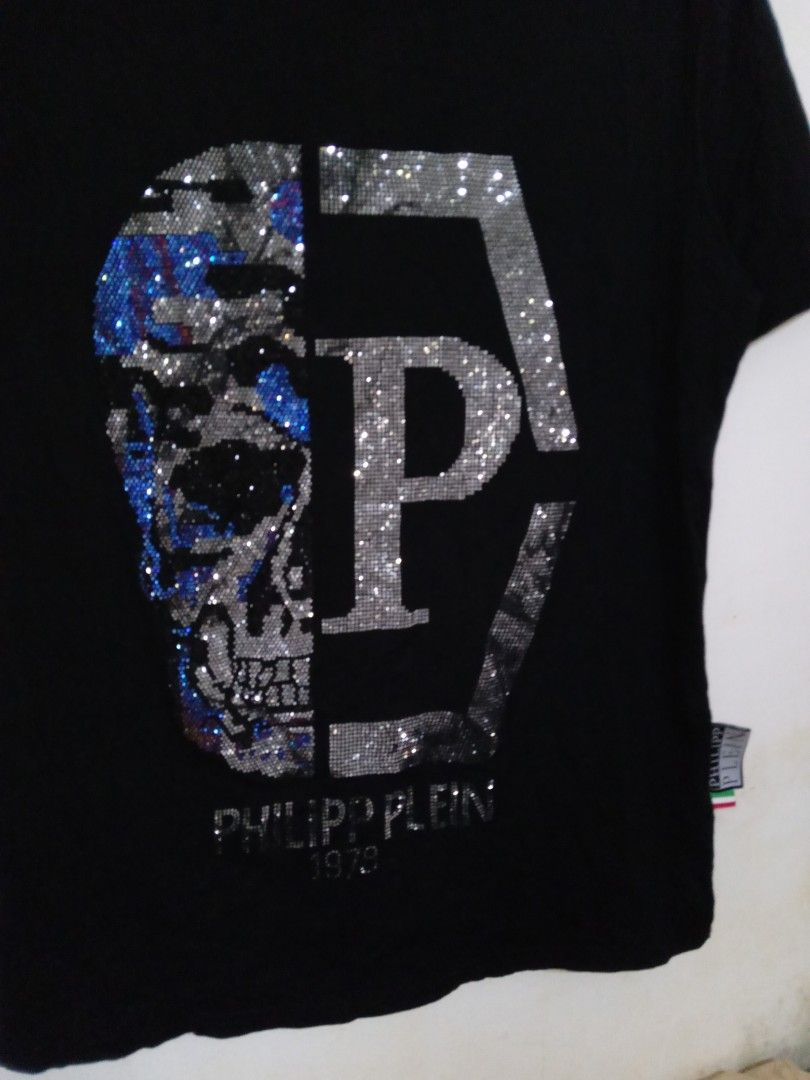 Philipp plein (Category: Tshirts & Polo Shirts ) located in Akbar. Submitted by bethlehema07352 (Listing ID 1466677326, Image 2). Description: .