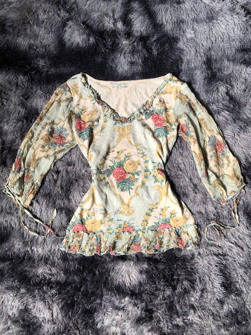 pink mary ruffle hem y2k vintage whimsy (Category: Longsleeves) located in Himamaylan. Submitted by 404fitsbynica (Listing ID 1466769295, Image 1). Description: pink mary floral ruffle-hem blouse 🪽་༘࿐ 𑣲⋆vintage vibes !! 𑣲⋆like new condition ᯓ★ mine(250) ᯓ★ steal(300) ᯓ★ claim(350) ── ⋆⋅☆⋅⋆ ── dimes: 13•22 issue/s: none !! ────────────────── .✦ ..𓂃 ࣪ ִֶָ🪽་༘࿐.