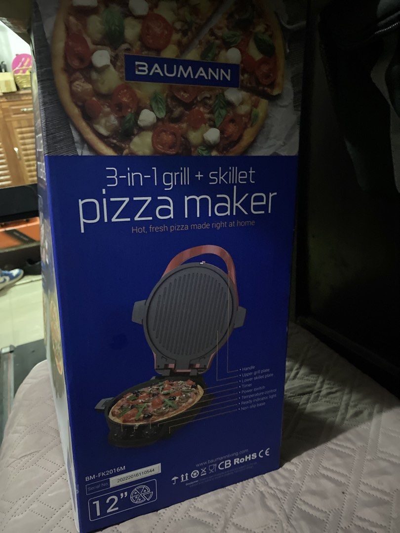 Pizza maker (Category: Cookware & Accessories) located in Manila. Submitted by dreimon (Listing ID 1466725326, Image 3). Description: Tried once natapon na po styro nakatago lang sa box .