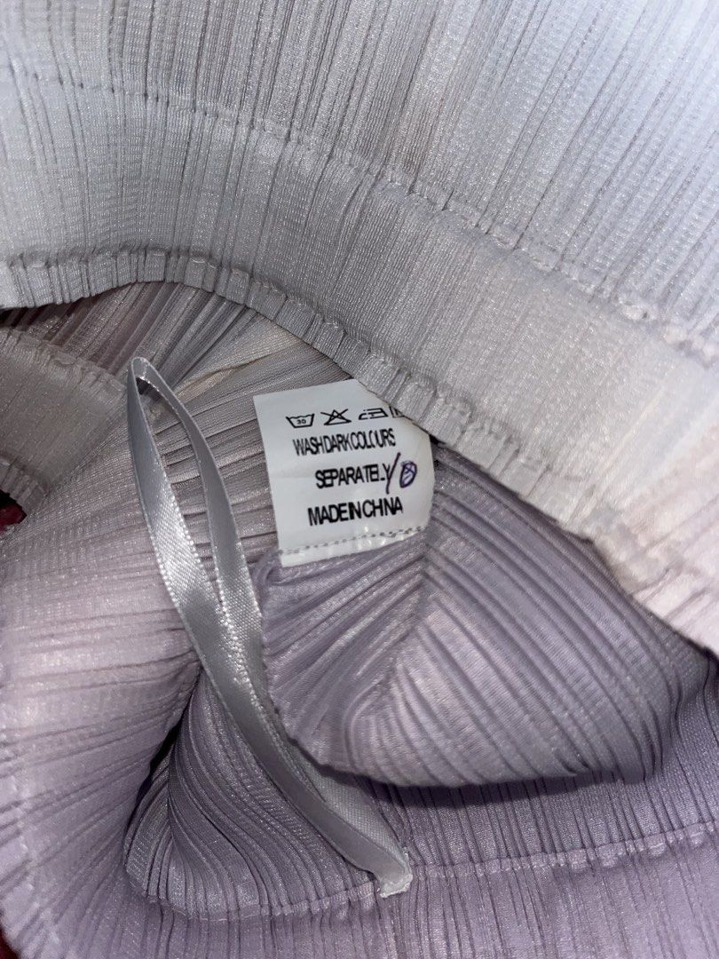 Pleats Please Wide Leg Pastel Gradient (Category: Other Bottoms) located in Santa Rosa. Submitted by lanadeldios (Listing ID 1466769155, Image 3). Description: .