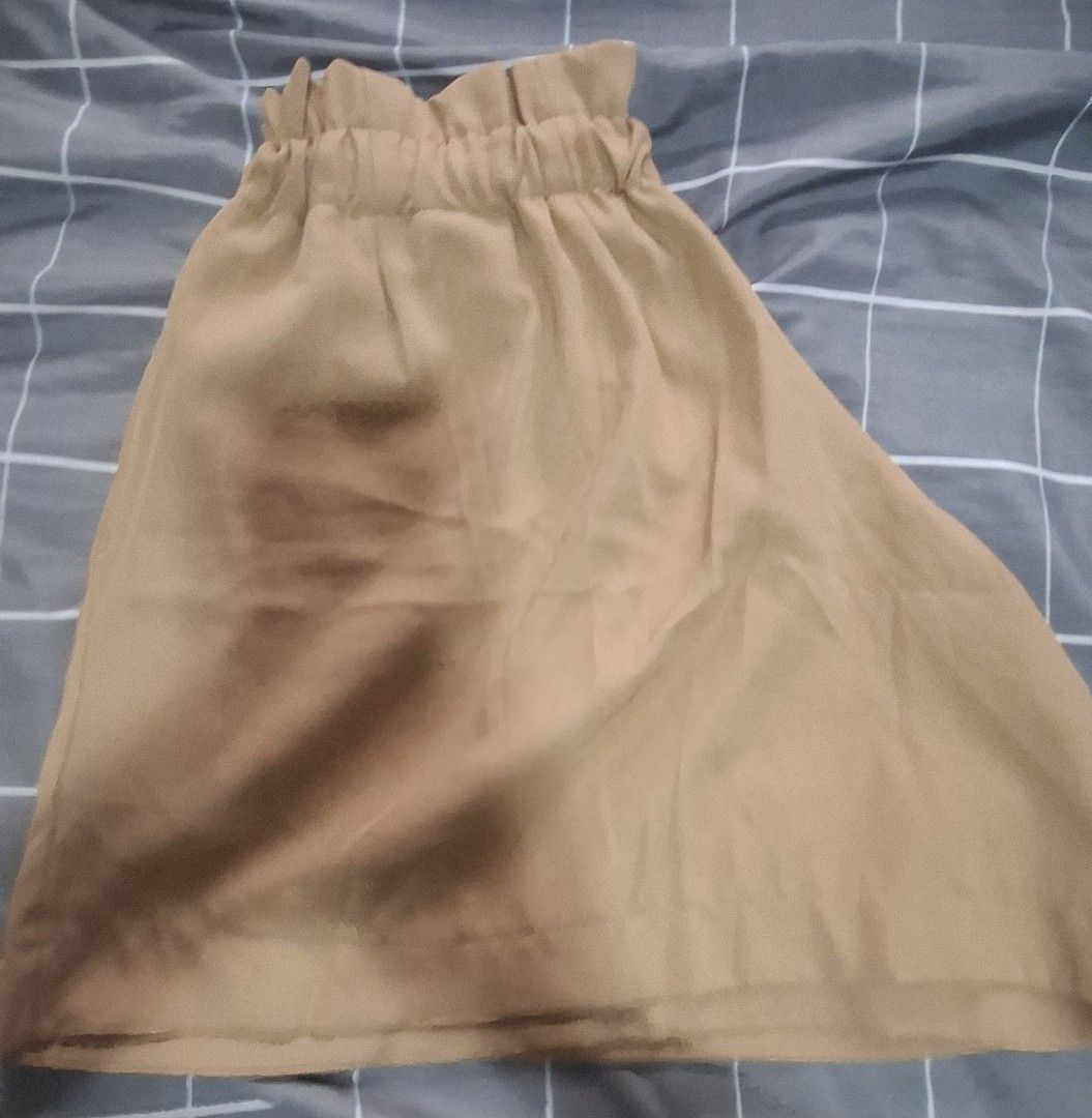 Plus Size Piper High-Waisted Peach Twill Shorts (Category: Shorts) located in Cabuyao City. Submitted by gaile29 (Listing ID 1466620982, Image 1). Description: - Plus-size Piper shorts in a stylish khaki brown peach twill fabric - Garterized paperbag waist stretches comfortably from 32 to 50 inches - Generous 54-inch hip measurement with a 16-inch total length - Equipped with convenient, deep side pockets on both sides - Made of durable, non-stre